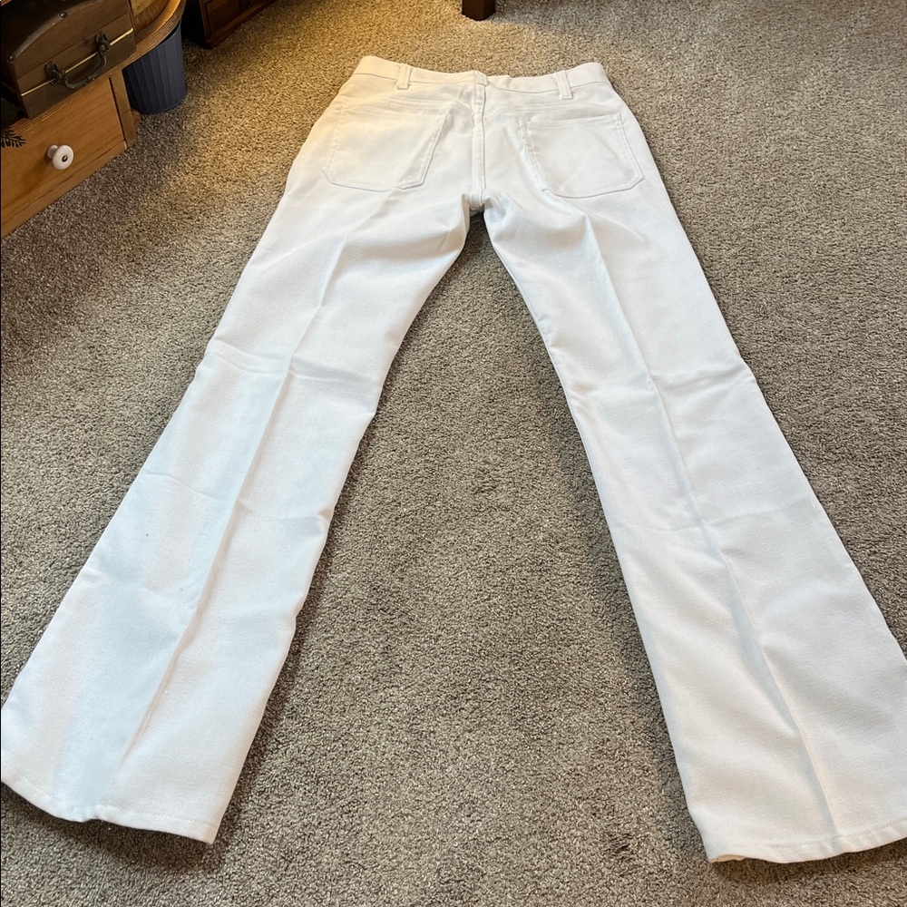 Levis Vintage White Flare Sailor vibe 50/50 Cotton/Poly INCREDIBLE FIT 30” waist - Picture 6 of 12